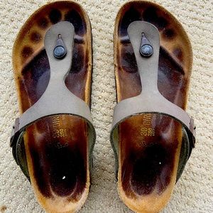 Birkenstock Gizeh sandal in gray Birko-Flor